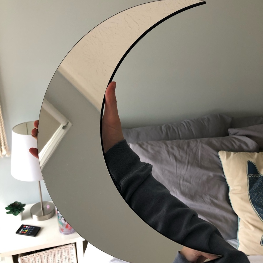 Medium moon mirror